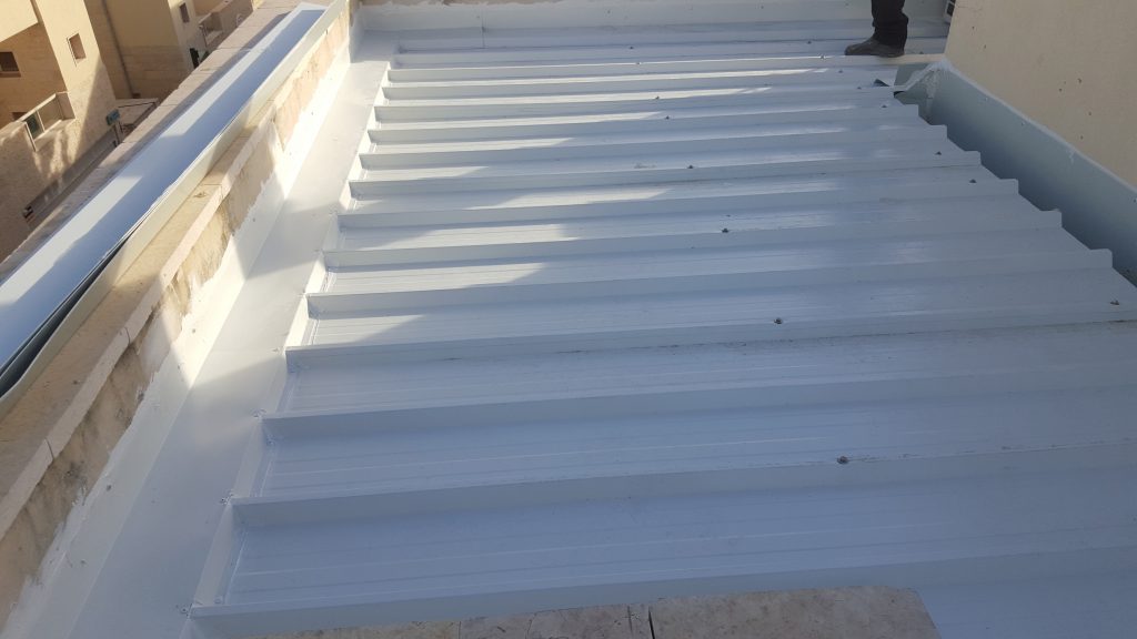 גגות פנל מבודד